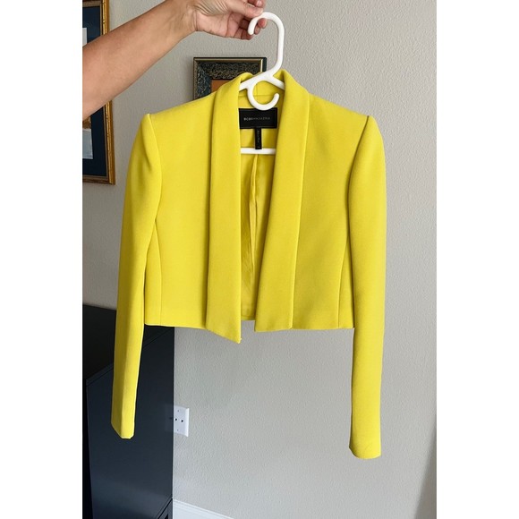 Beautiful Yellow BCBG Maxaria cropped blazer - Picture 3 of 4